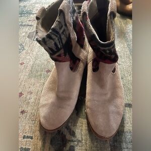 Toms Booties